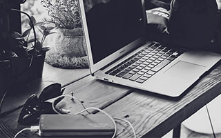 开云体育入口-日本羽毛球队鏖战泰国羽毛球队，辛杜高光表现引爆赛场热潮