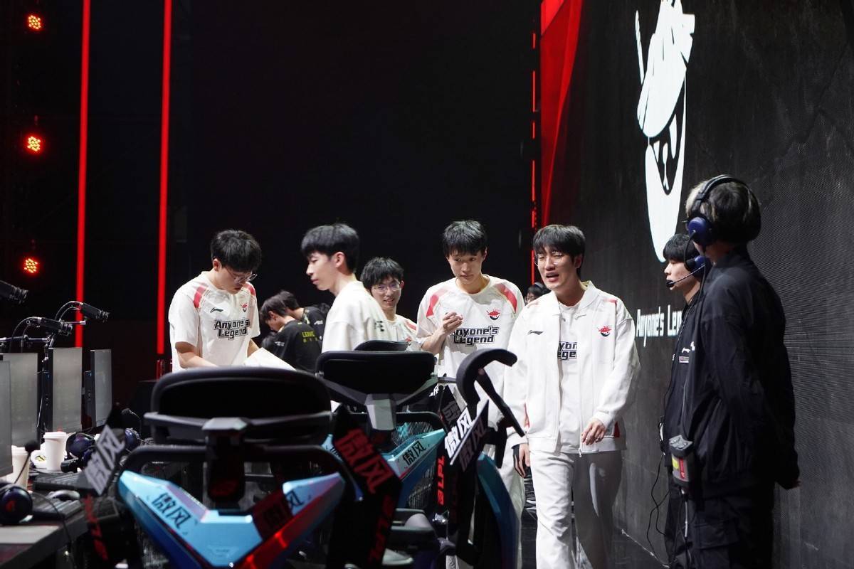 关于100T碾压BRO,Ruler团战一打五顶尖较量八强赛,成为赛场最大亮点的信息 关于100T碾压BRO,Ruler团战一打五顶尖较量八强赛,成为赛场最大亮点的信息