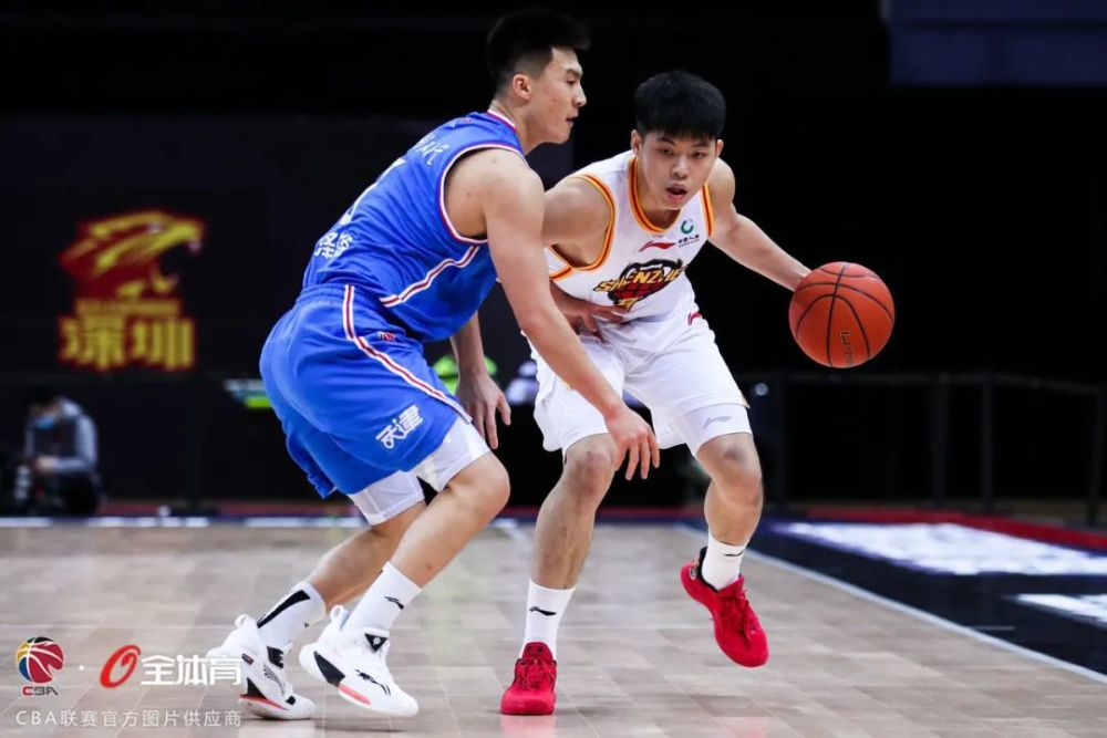 天津队轻取山西队,米切尔关键制胜 天津队轻取山西队,米切尔关键制胜