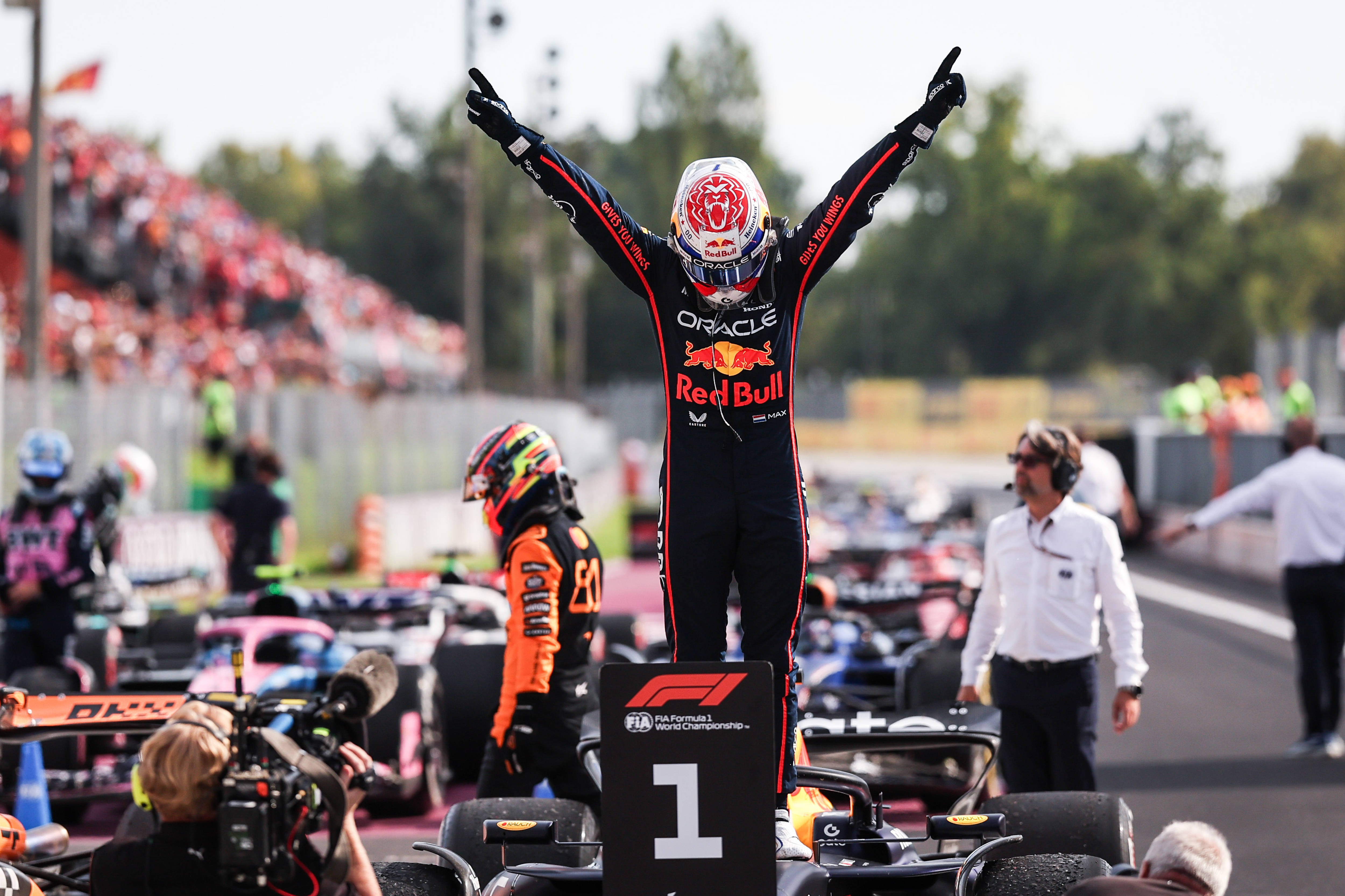 开云平台-法拉利力克红牛车队，维斯塔潘带队取胜