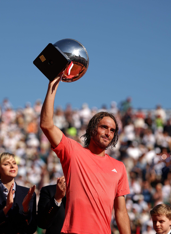 开云平台-戴维斯杯逆转法网，西西帕斯扛起全队